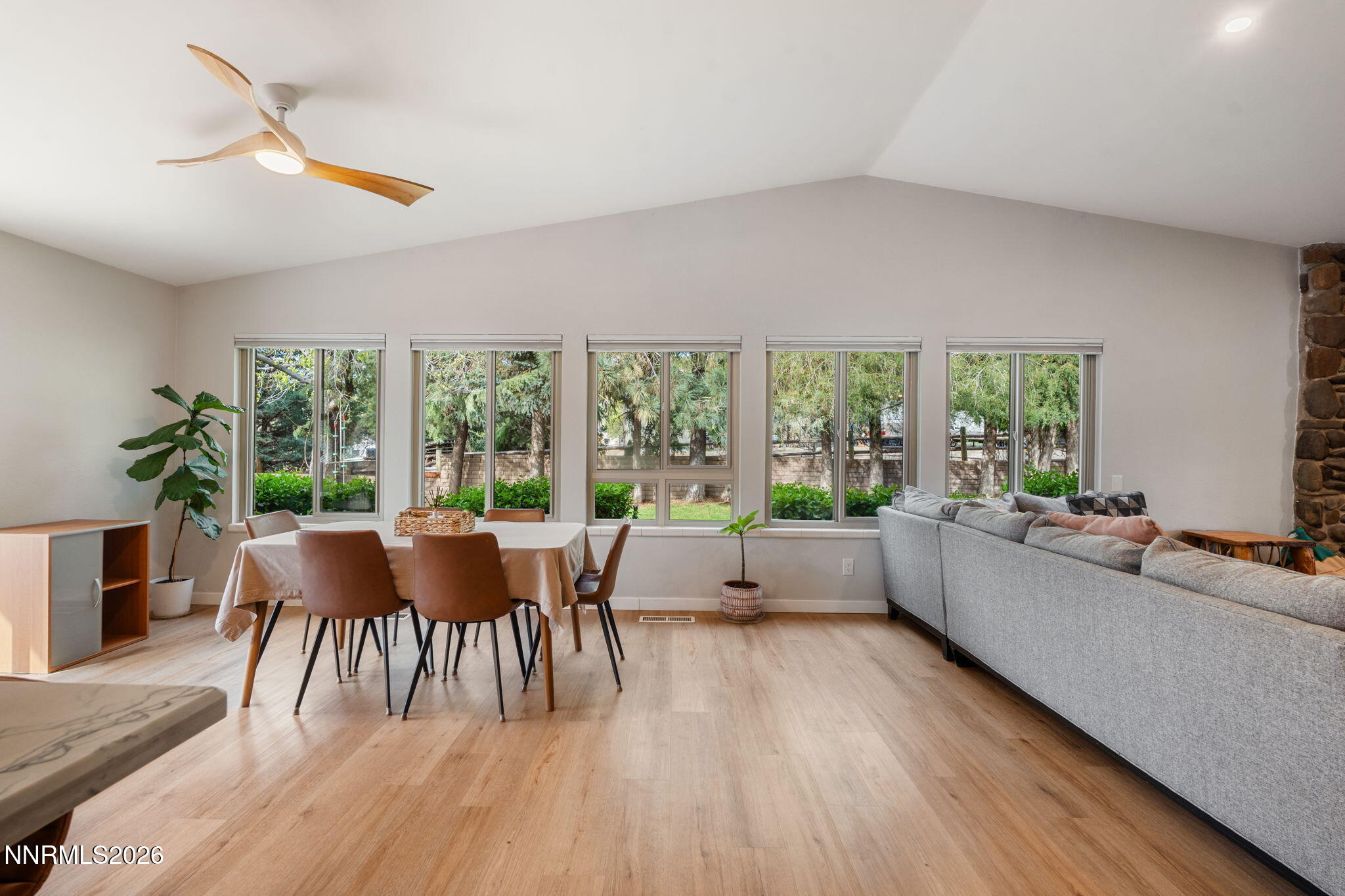 20980 Eaton Road Reno, NV 89521 - Photo 16 of 53 17-web-or-mls-DSC05811