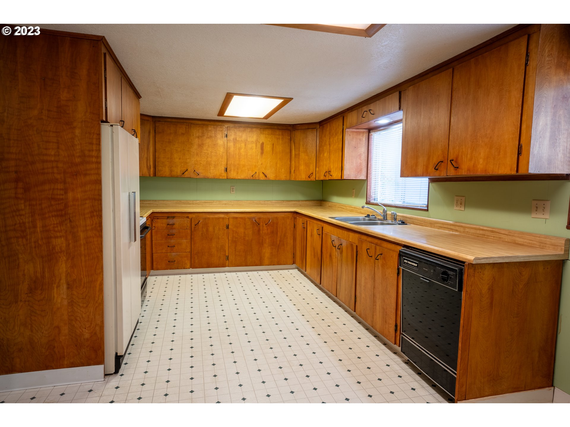 1120 Northeast Wagon Road Toledo, OR 97391 - Photo 10 of 29 Gallery Image 10