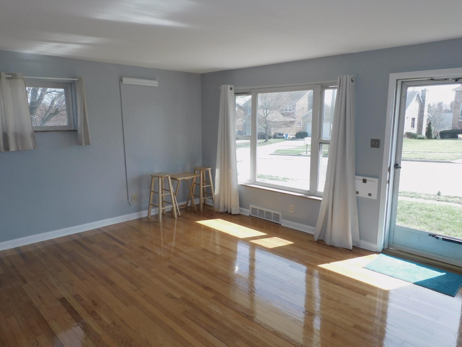 5916 Lawrence Road Cincinnati, OH 45248 - Photo 6 of 24