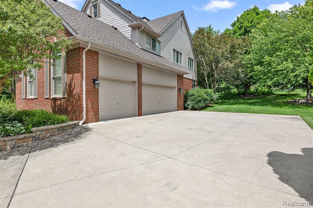 1999 Barrington Court Rochester Hills, MI 48306 - Photo 2 of 46