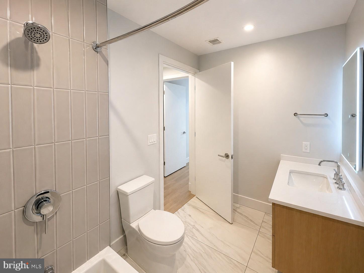 1224 M Street Northwest, Unit 206 Washington, DC 20005 - Photo 8 of 18