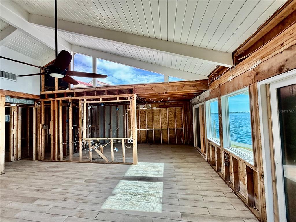 2985 North Beach Road, Unit C71 Englewood, FL 34223 - Photo 5 of 23 a view of a balcony