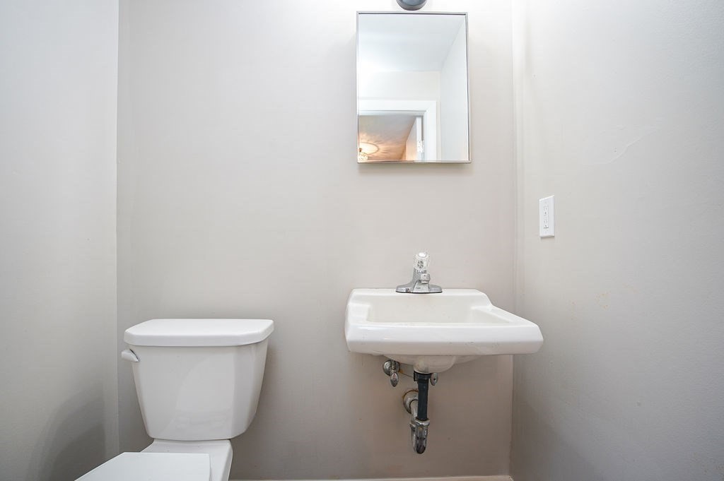 24 Lavender Lane Springfield, MA 01129 - Photo 17 of 32 Gallery Image 17