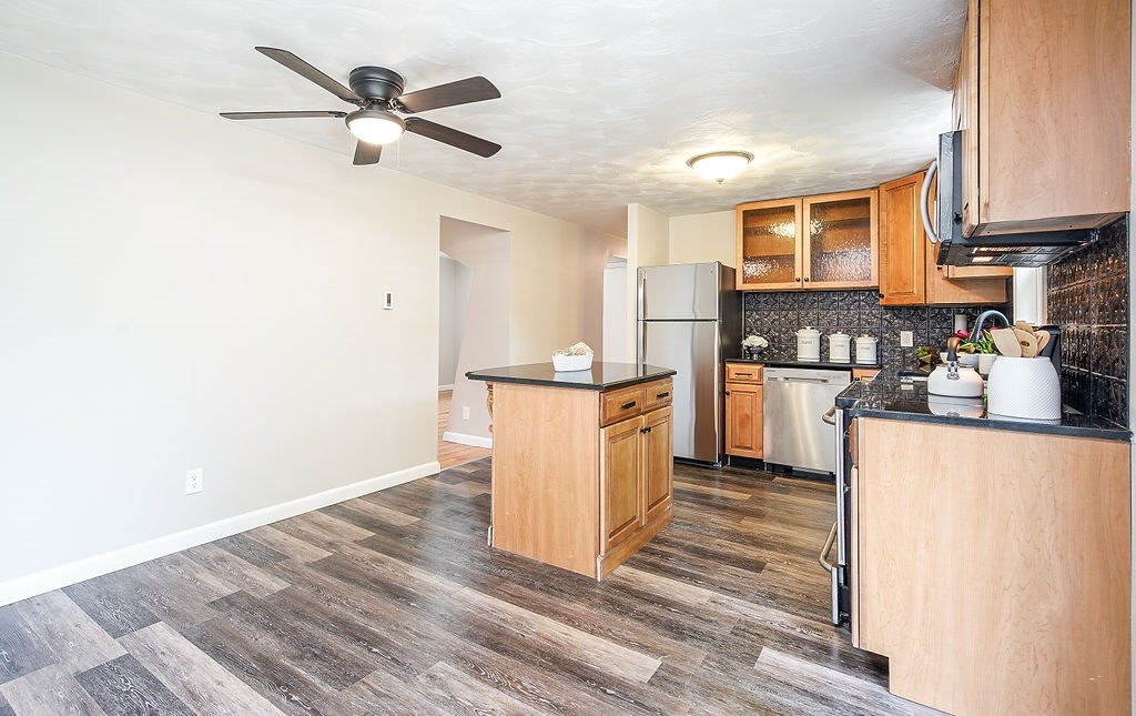24 Lavender Lane Springfield, MA 01129 - Photo 4 of 32 Gallery Image 4