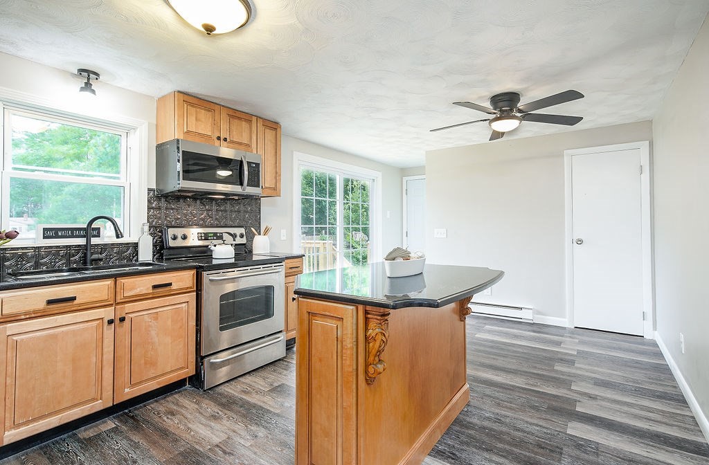 24 Lavender Lane Springfield, MA 01129 - Photo 7 of 32 Gallery Image 7