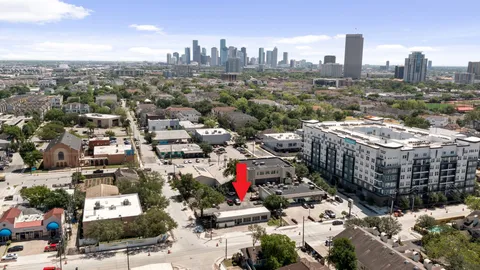 $999,999 | 722 Durham Drive, Houston, TX 77007