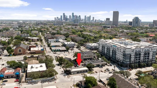 $899,000 | 722 Durham Drive, Houston, TX 77007