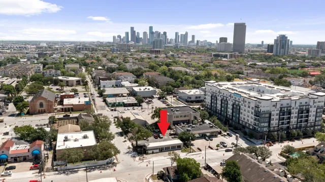 $999,999 | 722 Durham Drive, Houston, TX 77007