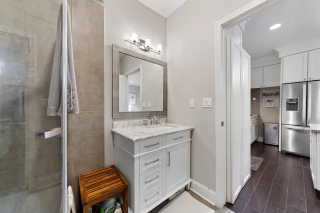 $899,000 | 722 Durham Drive, Houston, TX 77007