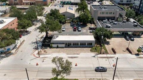 $999,999 | 722 Durham Drive, Houston, TX 77007