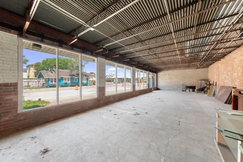 $999,999 | 722 Durham Drive, Houston, TX 77007