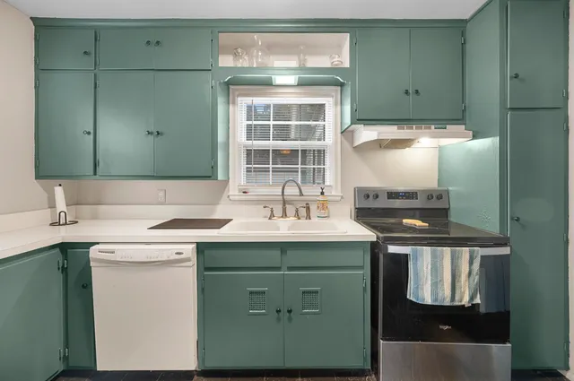 $268,900 | 71 South Blackhawk Street, Janesville, WI 53545