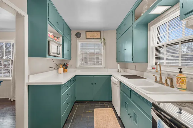 $268,900 | 71 South Blackhawk Street, Janesville, WI 53545