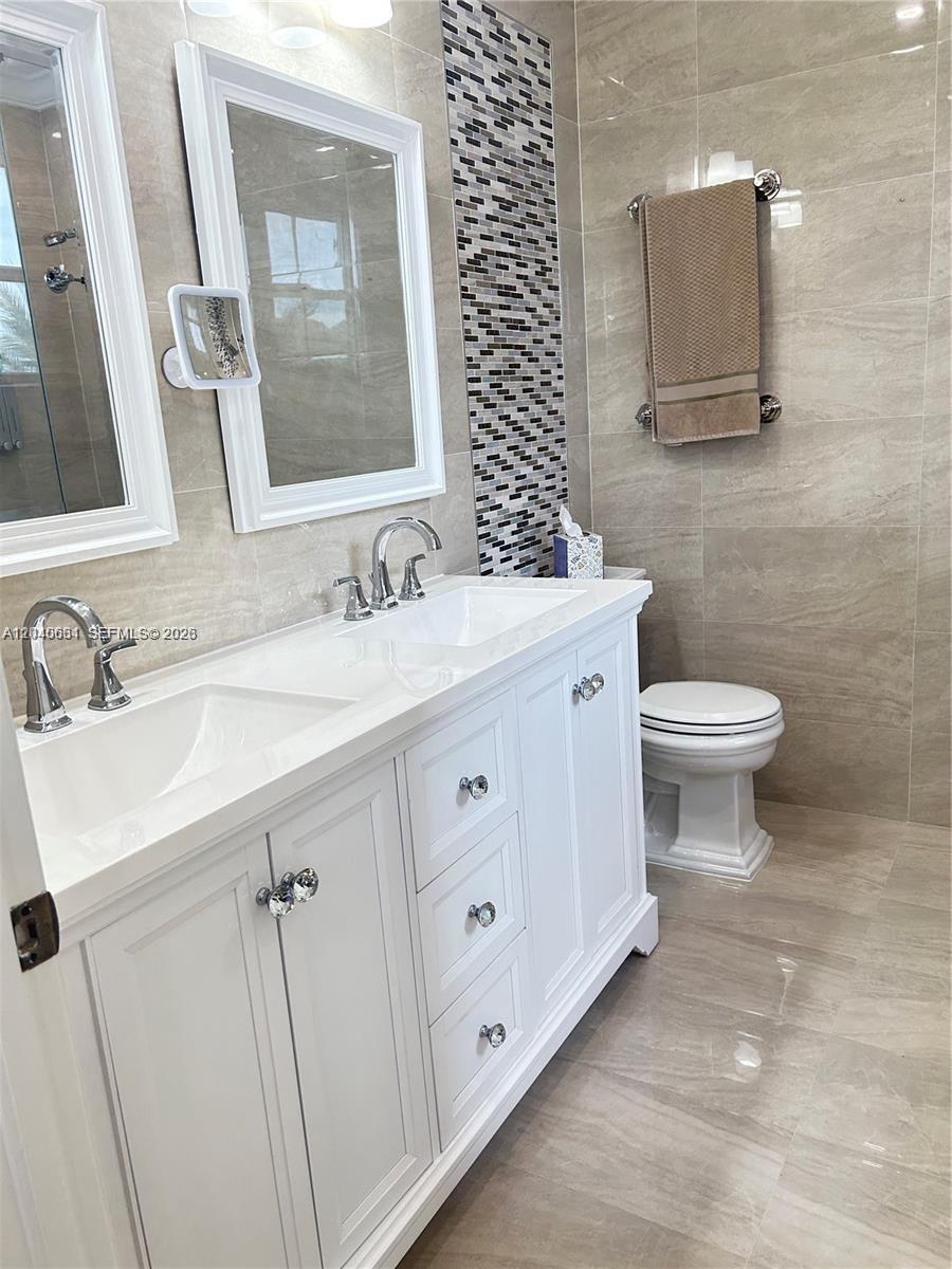 15201 Southwest 30th Terrace Miami, FL 33185 - Photo 12 of 16