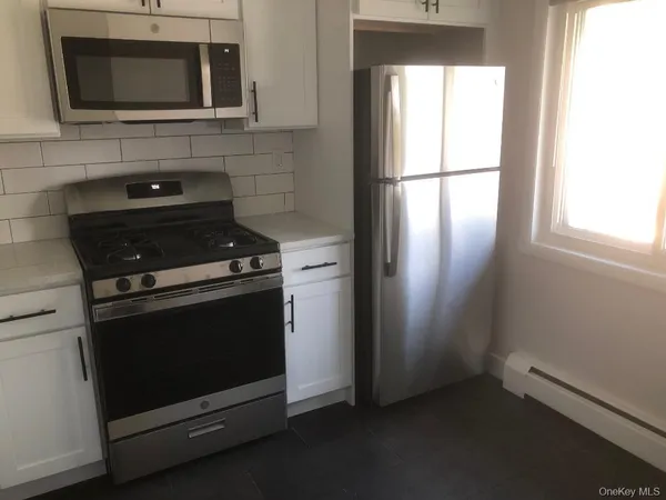 $2,600 | 85 North Middletown Road, Unit A7, Nanuet, NY 10954