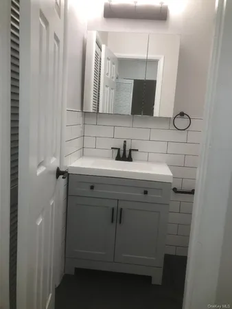 $2,600 | 85 North Middletown Road, Unit A7, Nanuet, NY 10954