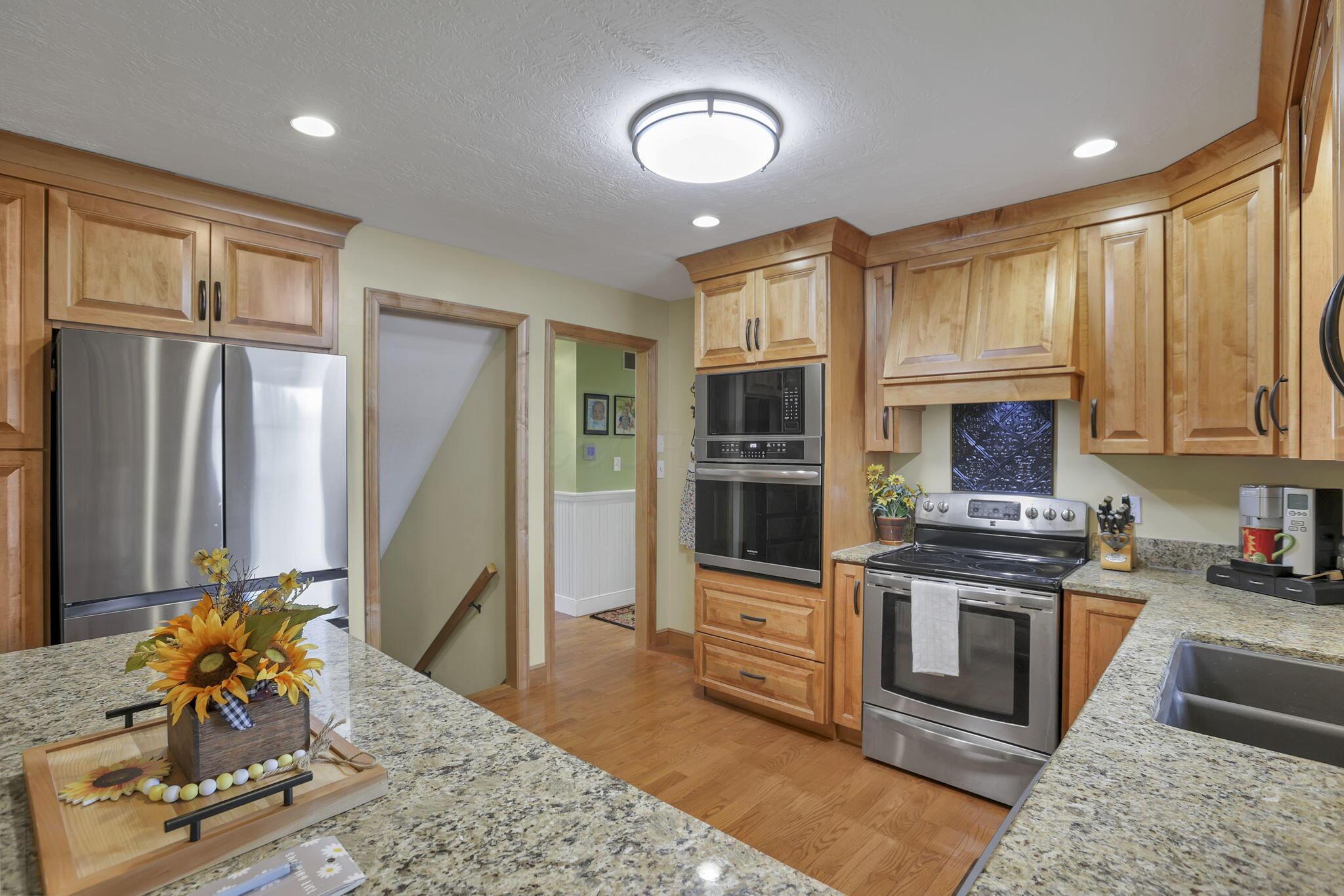 4821 Hazelton-Etna Road Southwest Pataskala, OH 43062 - Photo 32 of 93 Kitchen