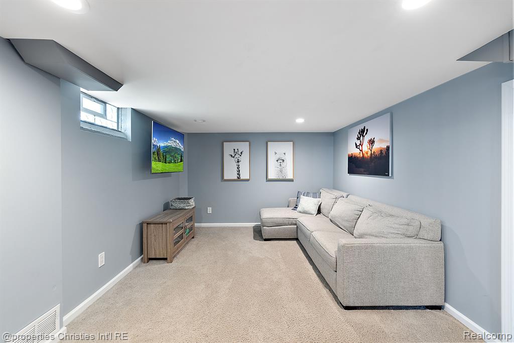 1229 Cambridge Road Berkley, MI 48072 - Photo 40 of 46