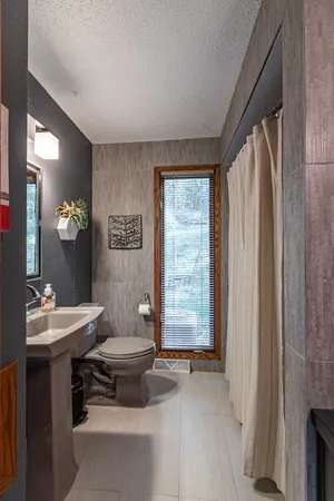 $639,900 | 7030 Birchwood Drive, La Crescent, MN 55947