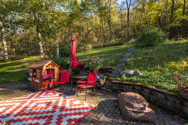 $639,900 | 7030 Birchwood Drive, La Crescent, MN 55947