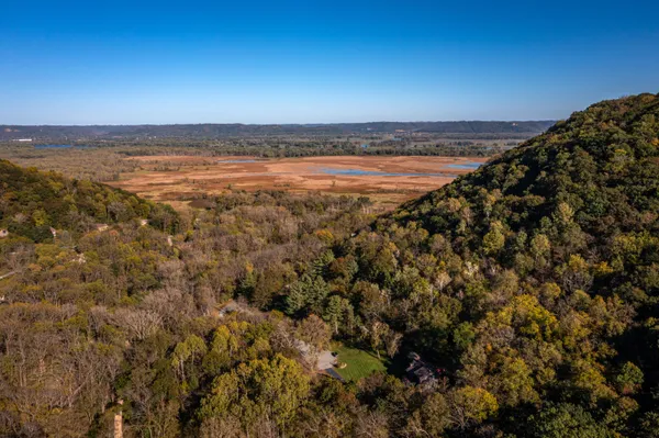 $639,900 | 7030 Birchwood Drive, La Crescent, MN 55947