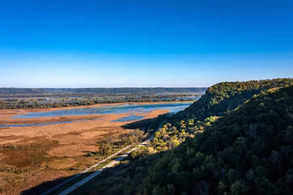 $639,900 | 7030 Birchwood Drive, La Crescent, MN 55947