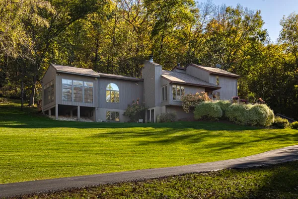 $639,900 | 7030 Birchwood Drive, La Crescent, MN 55947