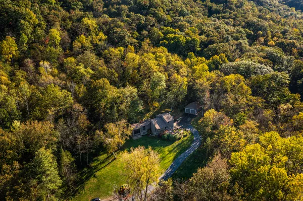 $639,900 | 7030 Birchwood Drive, La Crescent, MN 55947