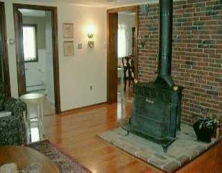 1133 Robinson Road Pittsburgh, PA 15237 - Photo 6 of 8 Den/Family/Great Room.