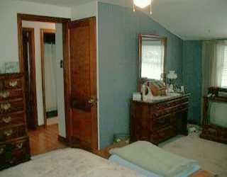 1133 Robinson Road Pittsburgh, PA 15237 - Photo 7 of 8 Master Bedroom.