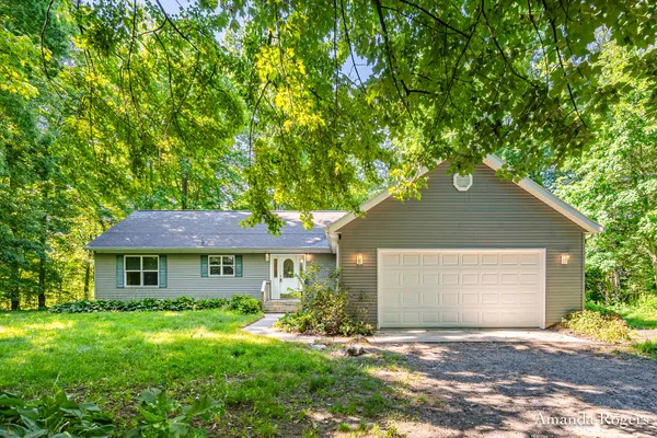 $450,000 | 650 Parnell Avenue Southeast, Lowell, MI 49331