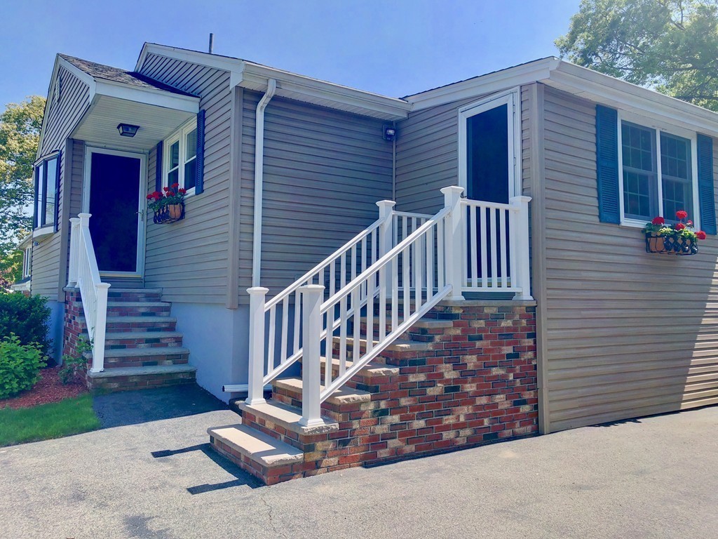 19 Diane Road Peabody, MA 01960 - Photo 3 of 17 Gallery Image 3