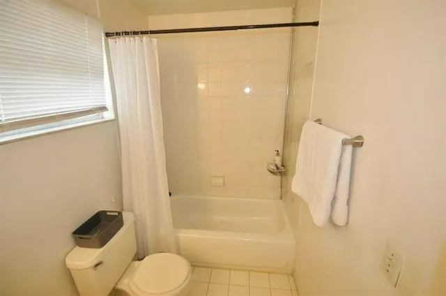 $1,550 | 505 Northwest 177th Street, Unit 210, Miami, FL 33169