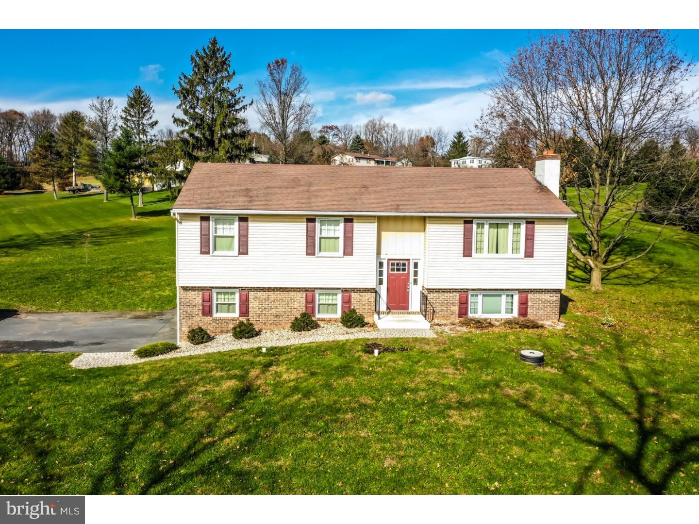 2364 Hopewell Road Elverson, PA 19520 - Photo 1 of 20 Gallery Image 1