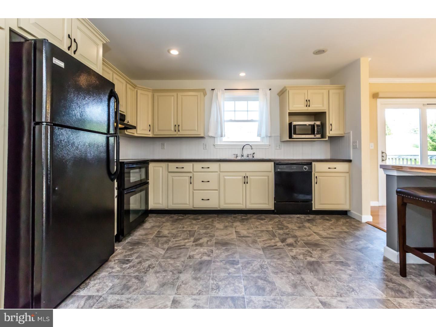 2364 Hopewell Road Elverson, PA 19520 - Photo 6 of 20 Gallery Image 6