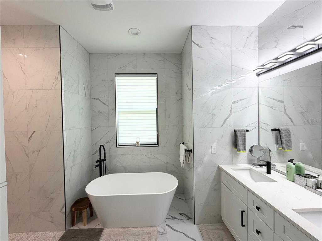4722 Neptune Road Venice, FL 34293 - Photo 12 of 28