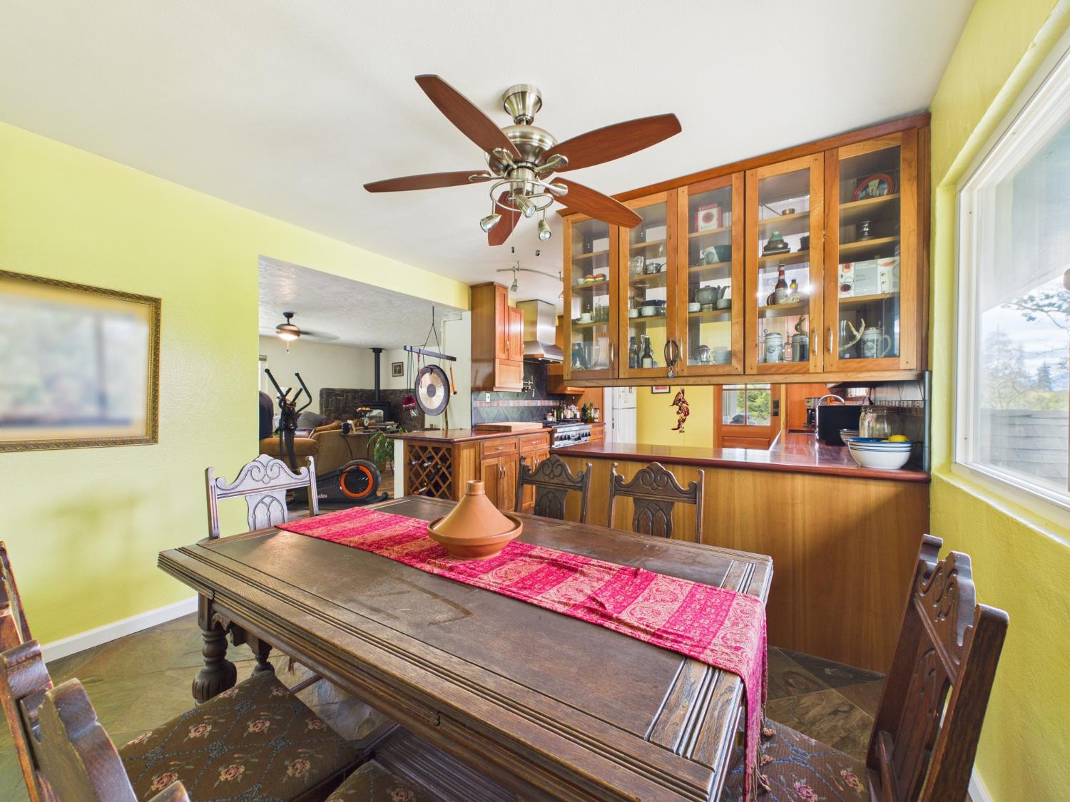 37777 China Creek Road Oakhurst, CA 93644 - Photo 19 of 64 a living room with furniture