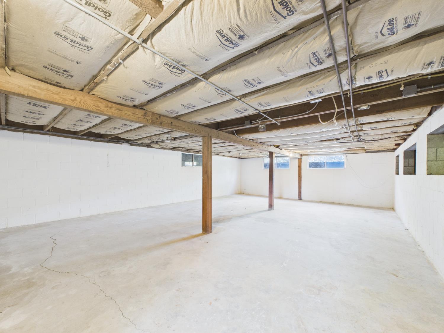 37777 China Creek Road Oakhurst, CA 93644 - Photo 2 of 64 a view of a garage