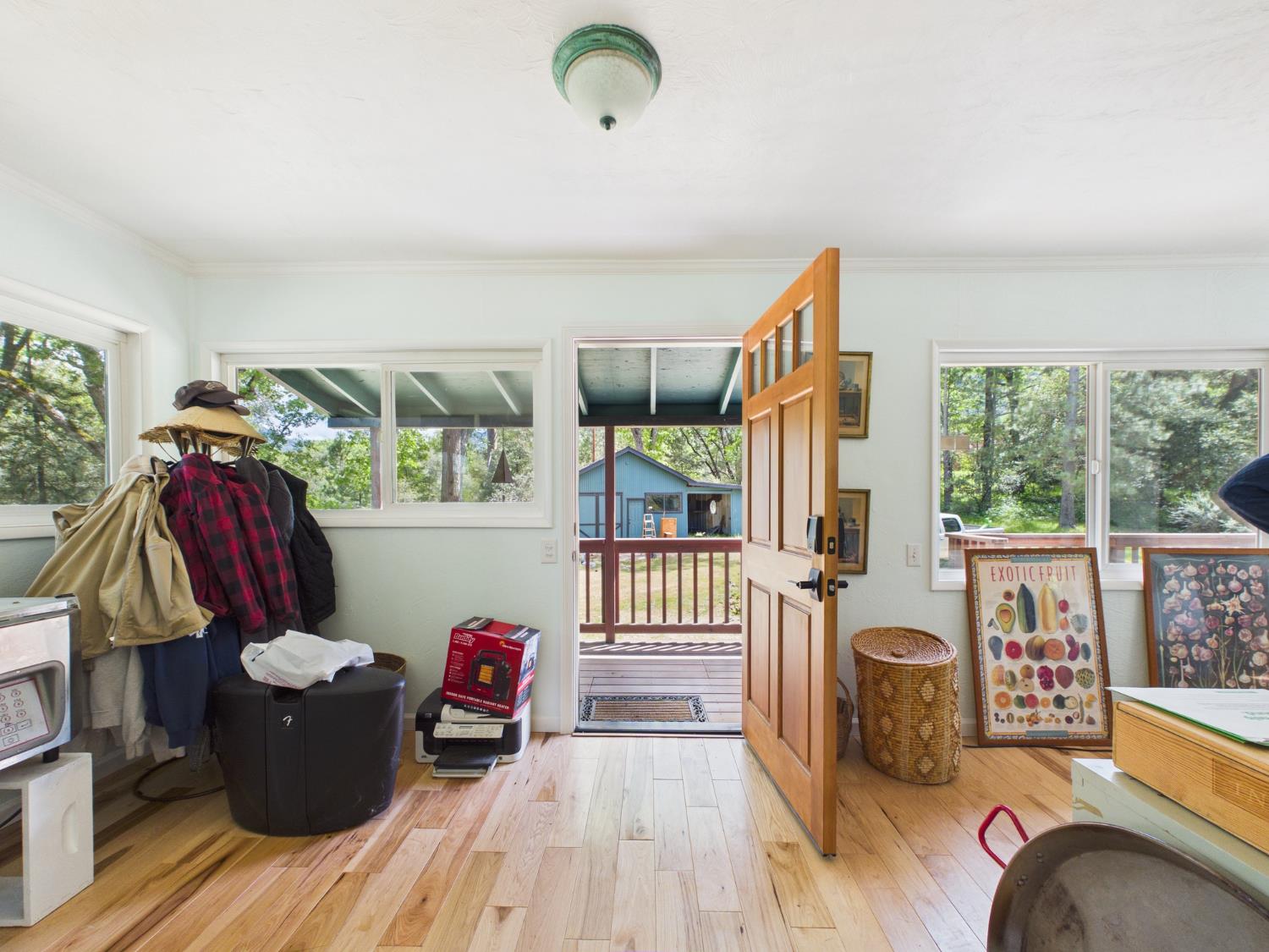 37777 China Creek Road Oakhurst, CA 93644 - Photo 7 of 64 a living room with furniture