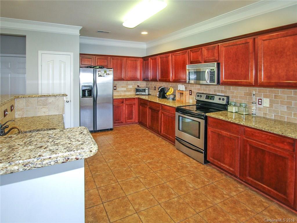 16335 Hayfield Road Charlotte, NC 28213 - Photo 4 of 26