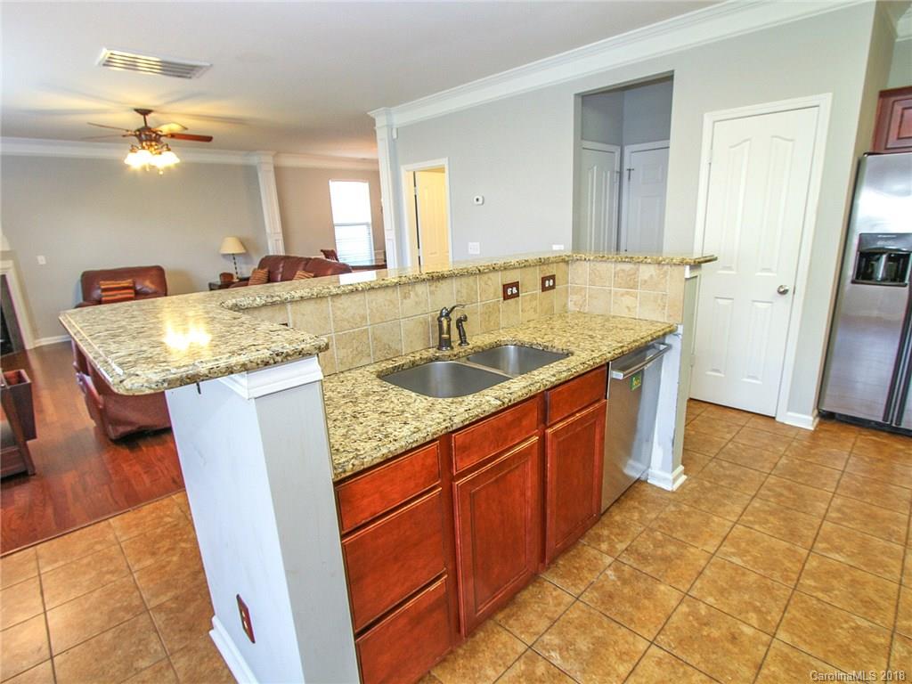 16335 Hayfield Road Charlotte, NC 28213 - Photo 5 of 26
