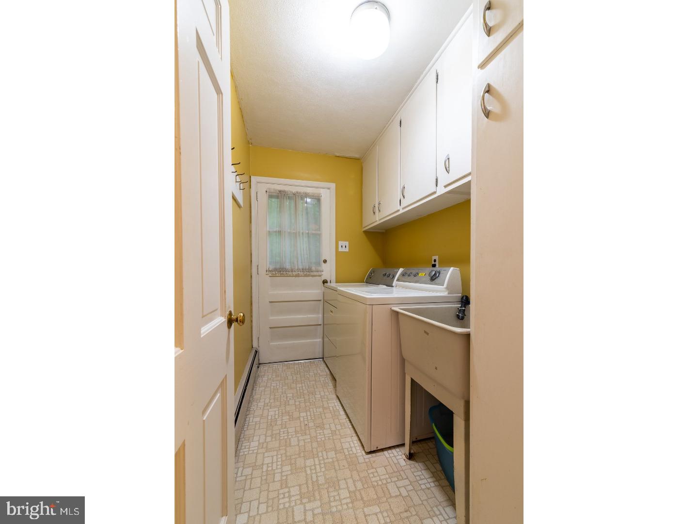 1705 Terwood Road Huntingdon Valley, PA 19006 - Photo 12 of 24 Laundry Room