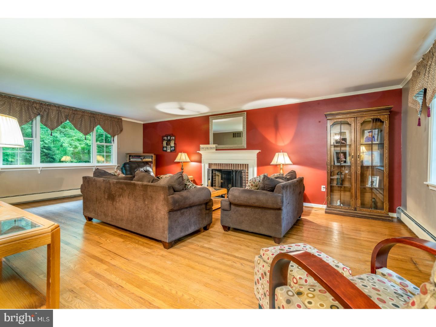 1705 Terwood Road Huntingdon Valley, PA 19006 - Photo 4 of 24 Living Room
