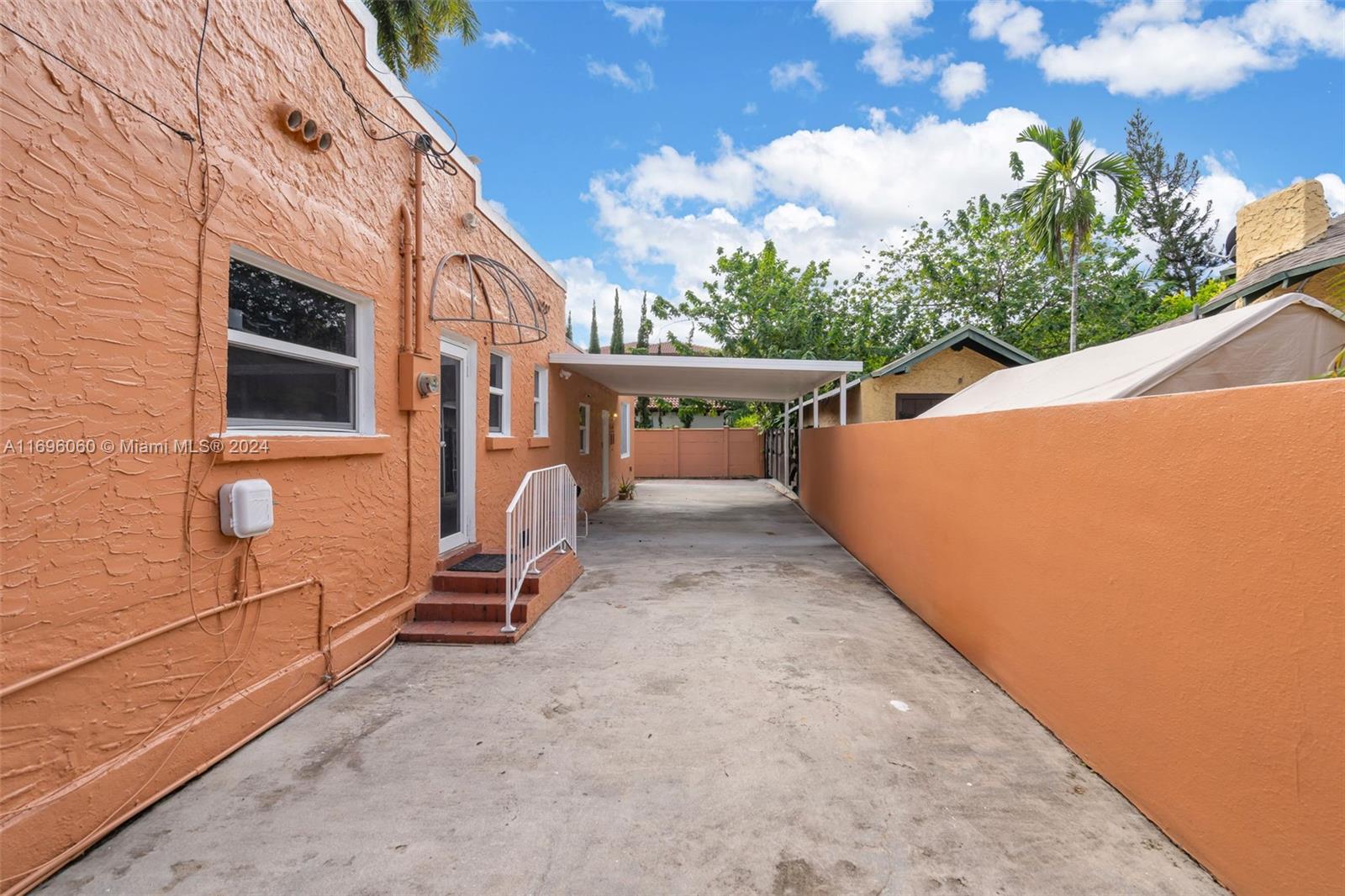 42 Southwest 19th Road Miami, FL 33129 - Photo 30 of 32