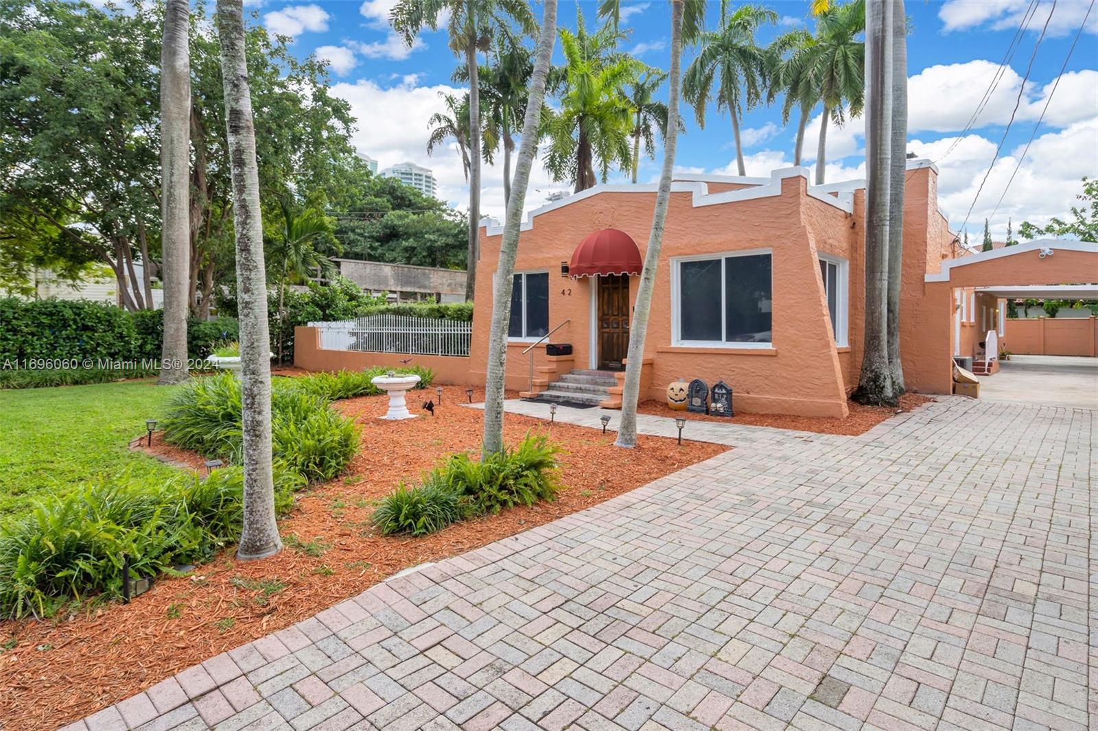 42 Southwest 19th Road Miami, FL 33129 - Photo 3 of 32