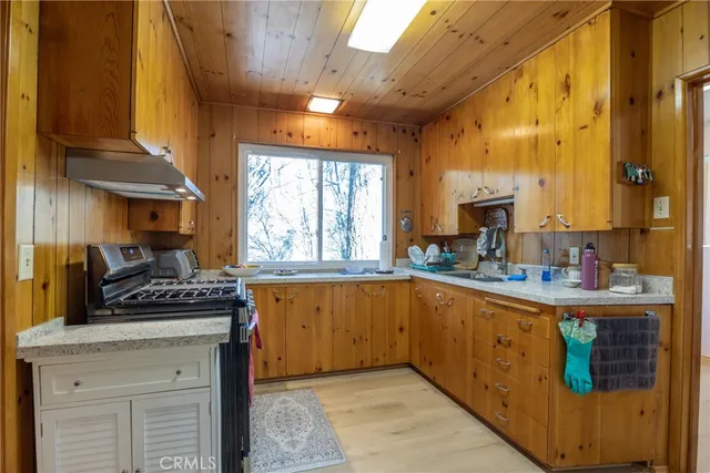 $345,000 | 22945 Redwood Way, Crestline, CA 92325