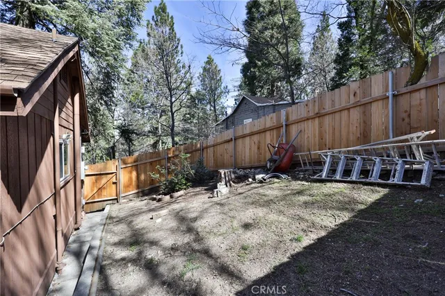 $345,000 | 22945 Redwood Way, Crestline, CA 92325