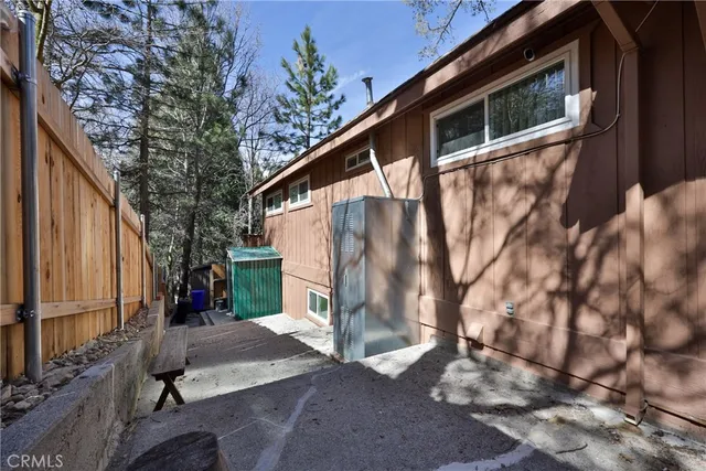 $345,000 | 22945 Redwood Way, Crestline, CA 92325