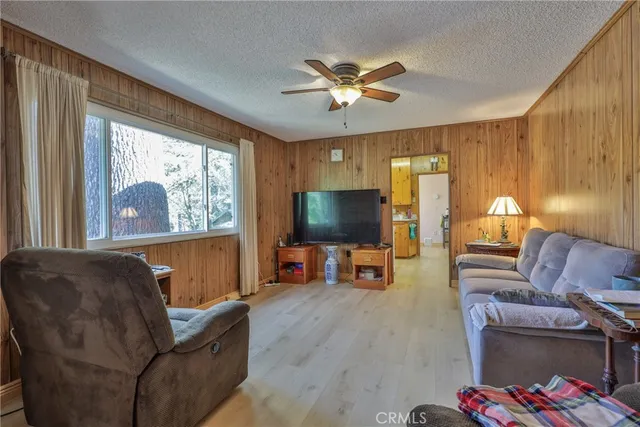 $345,000 | 22945 Redwood Way, Crestline, CA 92325