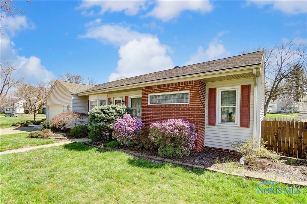 3252 Sherbrooke Road Toledo, OH 43606 - Photo 3 of 44 Gallery Image 3